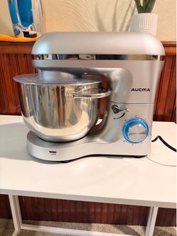 Aucma Stand Mixer with Attachments – Excellent Condition