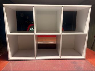 Organizer cube storage with storage bins