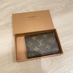 Louis Vuitton Classic Monogram Small Wallet – Brown Canvas, Excellent Condition