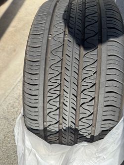 4x Tesla Model Y tires. Free Tesla Tail