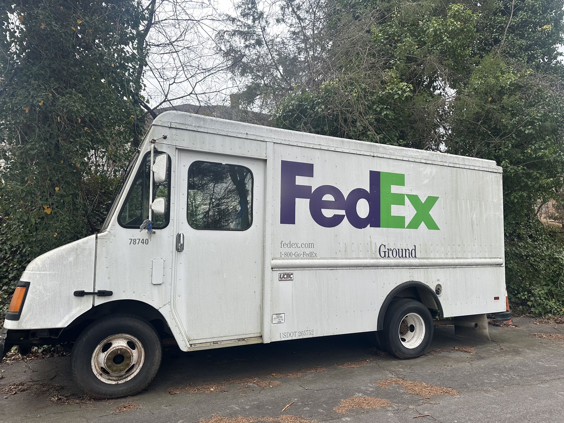 2004 Fed Ex Workhorse