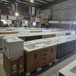 ‼️ Blowout sale ‼️ ❕we guarantee everything we sell is less than anywhere else ❕🤙 40% - 80% off 😉 