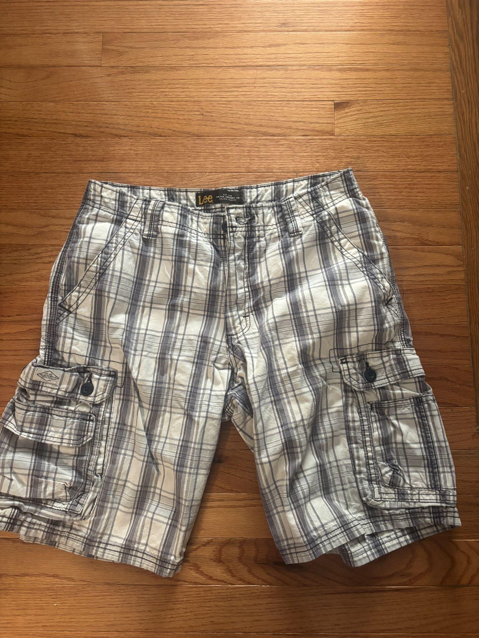 cargo shorts size M