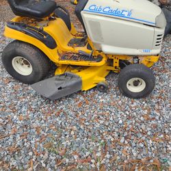 Cub cadet 1525 riding mower 