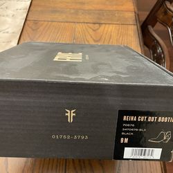 FRYE Boots - Black - Size 9