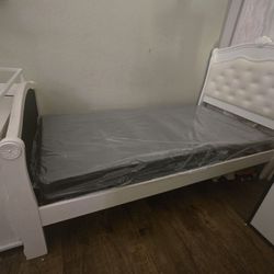Twin Bed Frame+Box Matress 