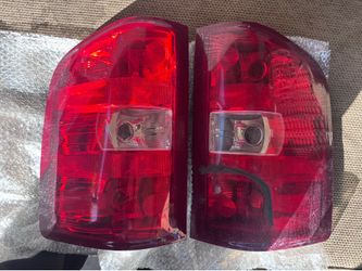 2007-13 GM TAIL LIGHTS