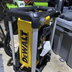 Dewalt 2100 Psi Electric Pressure Washer OBO