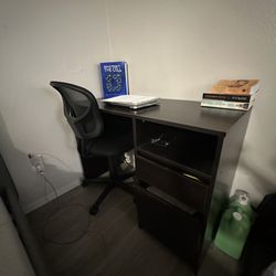 Free Desk With Chair