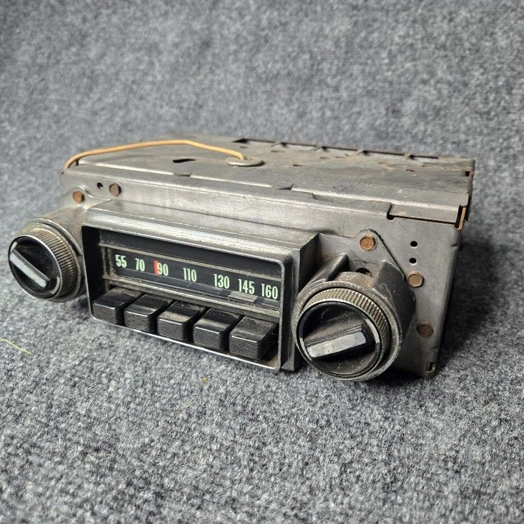 Original OEM GM 1968 CHEVROLET Chevy II Nova AM Push Button Radio (contact info removed) SS