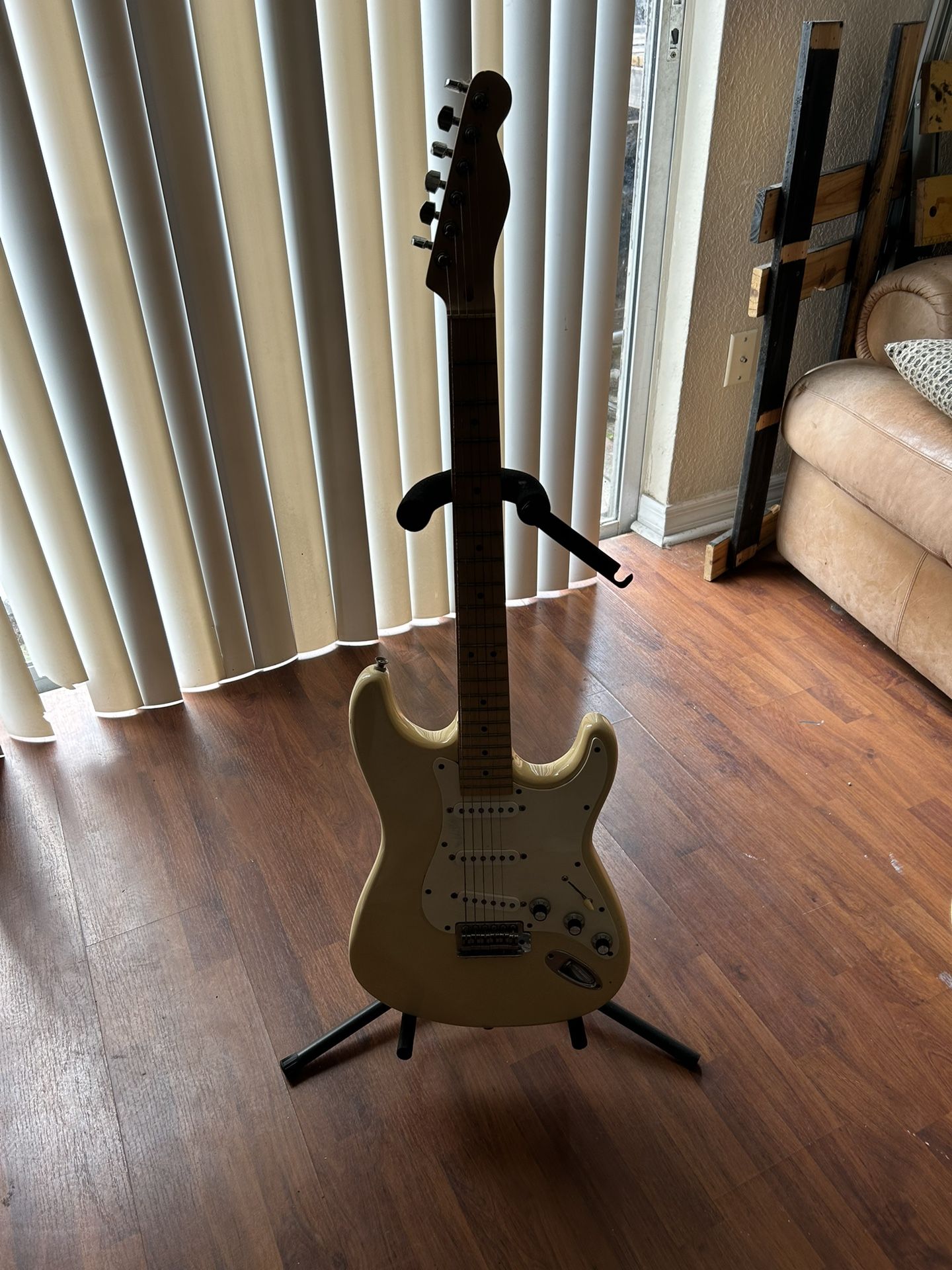 Squire Stratocaster Electric Guitar