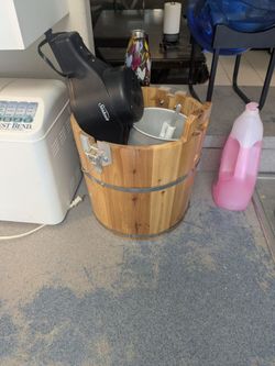 Sunbeam 4-Quart Ice Cream Wooden Bucket, specifically model FRSBWDBK-NP,