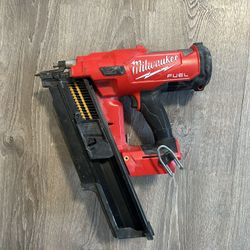 M18 Milwuakee Fuel Nail Gun