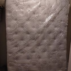 New Queen Mattress 