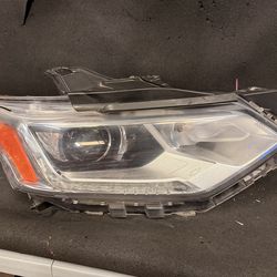 2018 2021 Chevrolet traverse right side headlight xenon