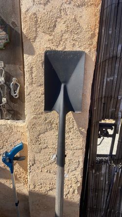 Square Head Shovel with Long Handle