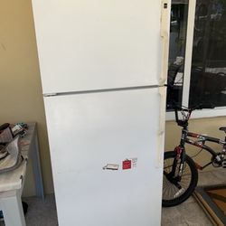 Great Condition Appliance For Sale Refrigerator Used