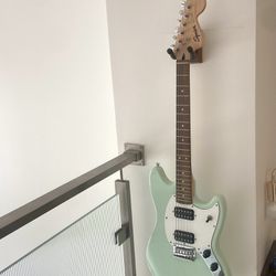Squier Mustang Fender Electric Guitar
