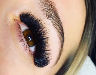Eye Lash Extensions 