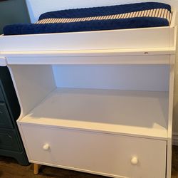 Baby changing table