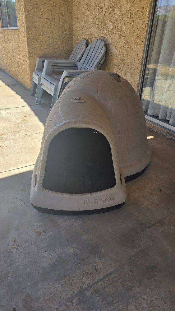 Petmate Indigo Dog House
