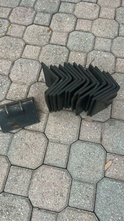 Flatbed metal edge protectors