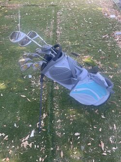 Woman’s Adult Right Handed Golf Set With Nice Standing Golf Set