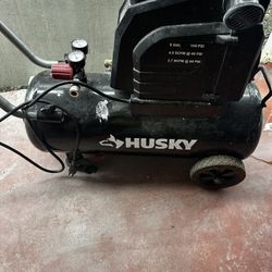 Husky 8 Gal Hot Dog Air Compressor