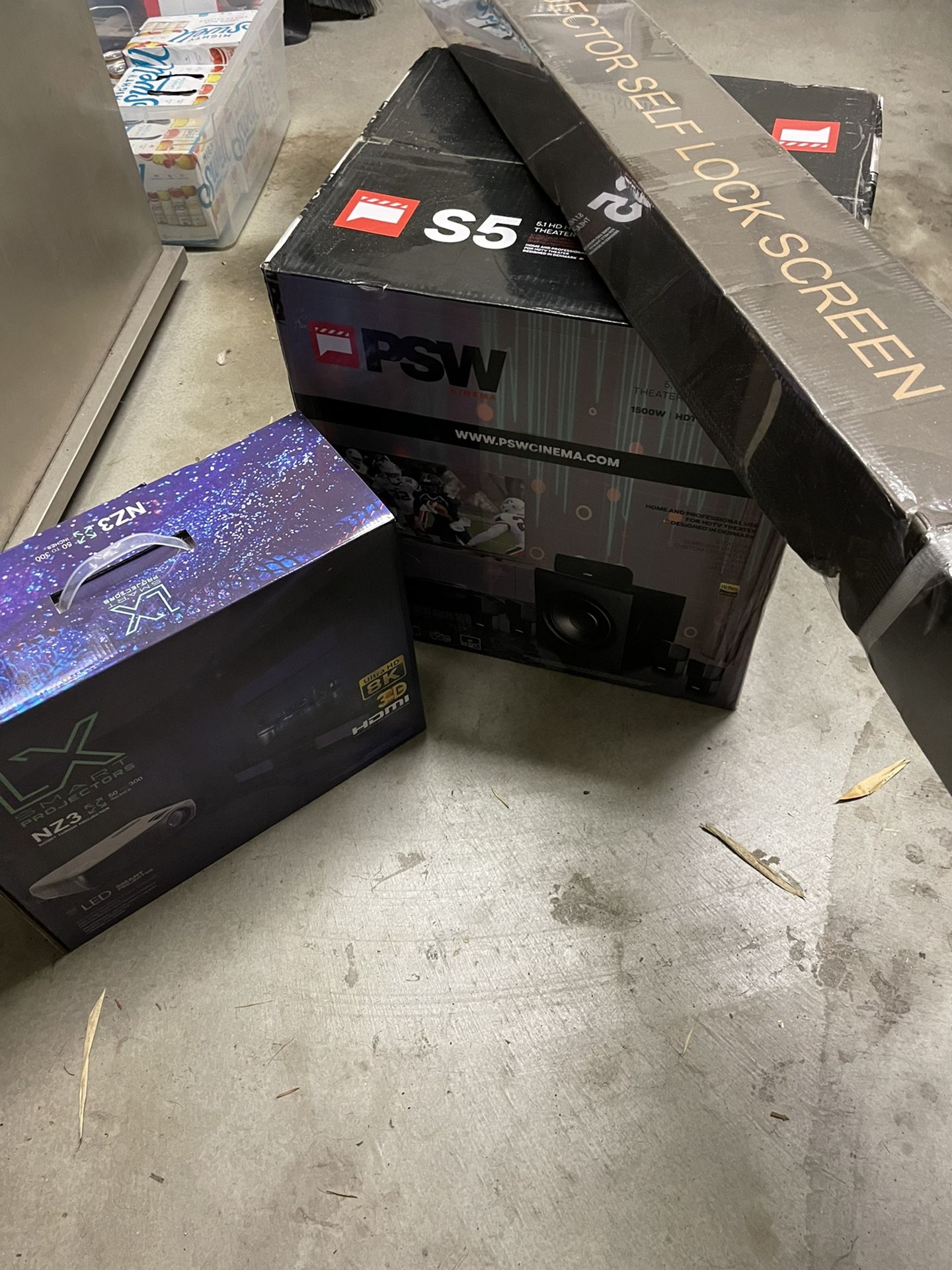 Home theater Equipment - Home theater Speakers - Projector - Projector Screen