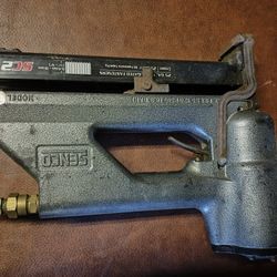 Senco Air Crown Stapler