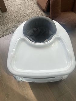 Joovy Spoon Baby Walker White and Gray Walking Aid with Tray, Model Spoon works great