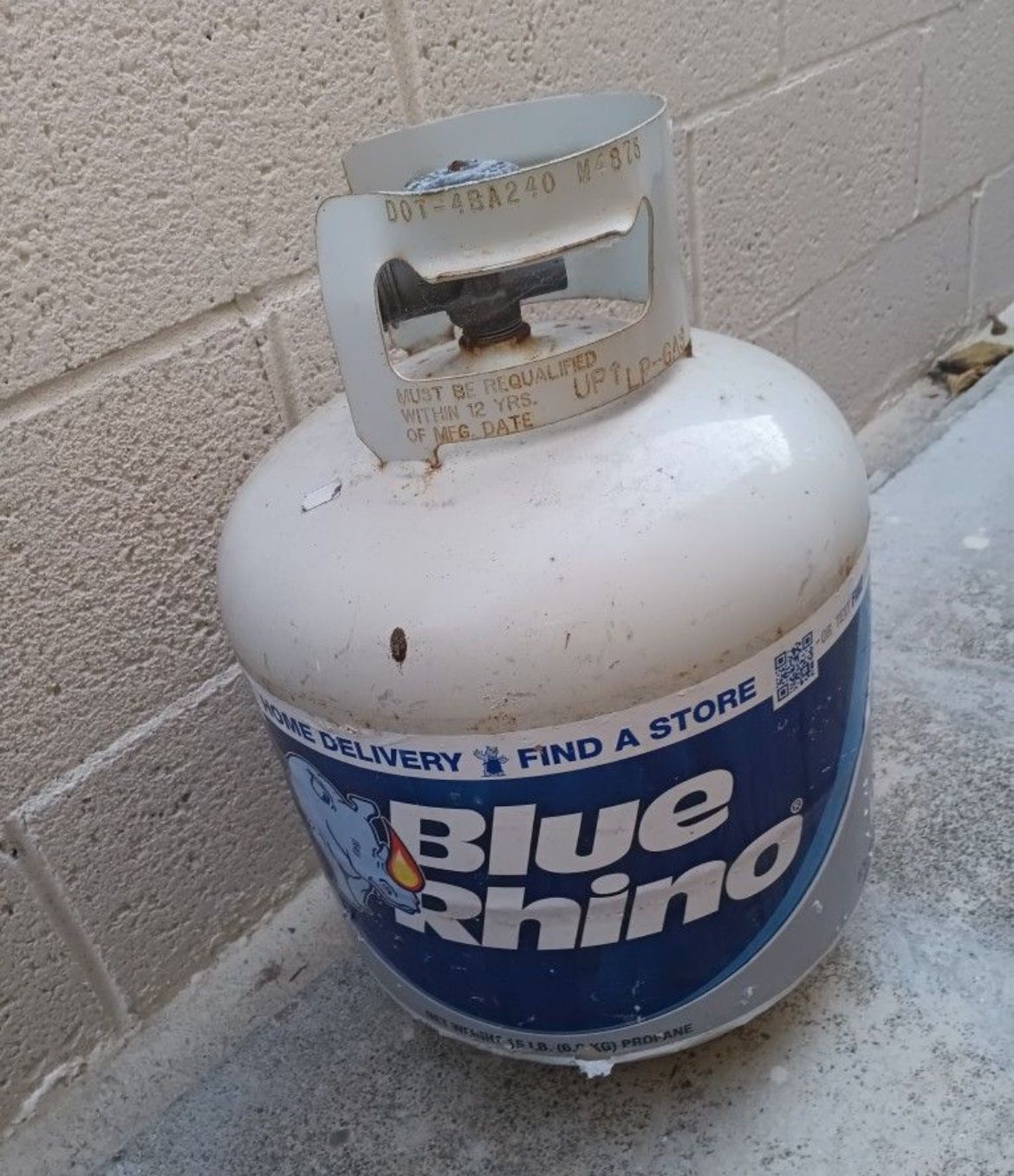 2 PROPANE EMPTY BOTTLE