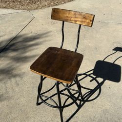 Woodsboro Adjustable Swivel Barstool Brown