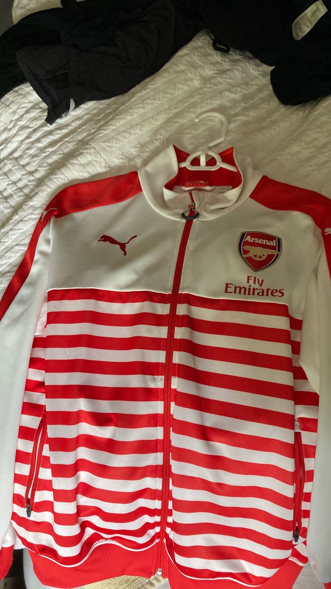 Arsenal 14/15 season jacket size small. Almost new.