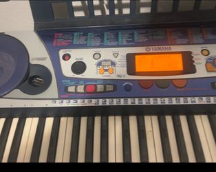 Yamaha Electronic Keyboard