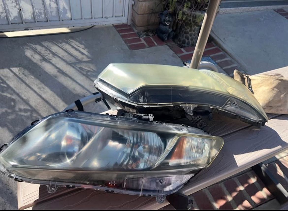 Honda Civic 2012-2015 Headlights w/Bulbs