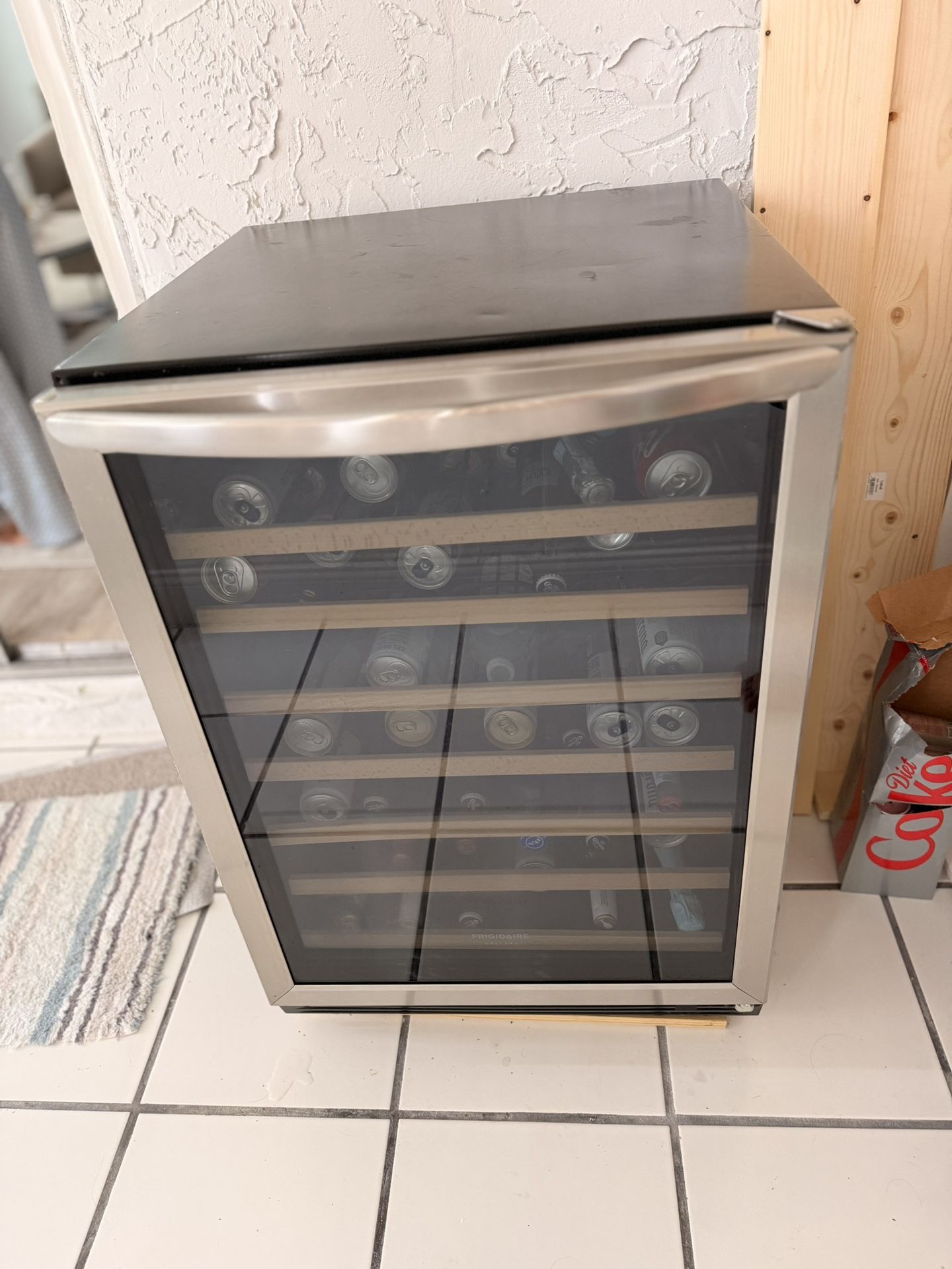 Frigidaire Wine Cooler / Mini Fridge 
