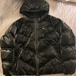 Nike Sportswear Women's Therma-FIT Shine Puffer