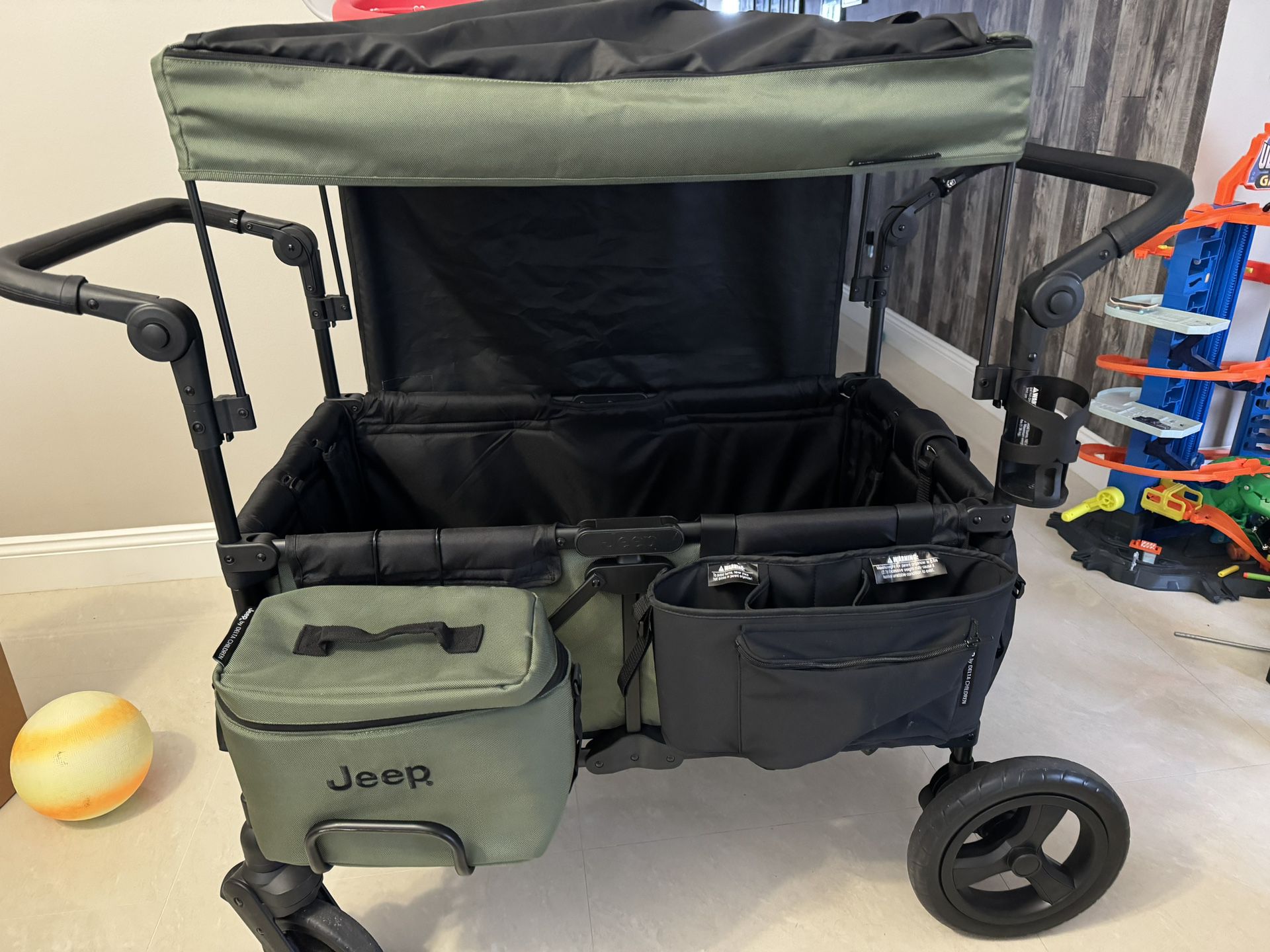 Jeep Delux Wrangler Stroller Wagon 