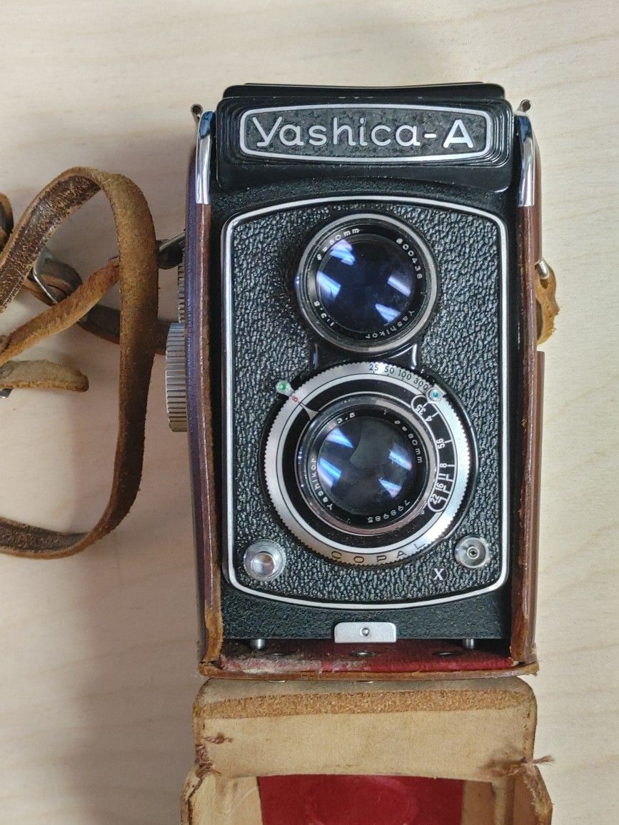 YASHICA Model A TLR - Medium Format Film Camera