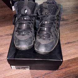 Black Nike Foamposites 