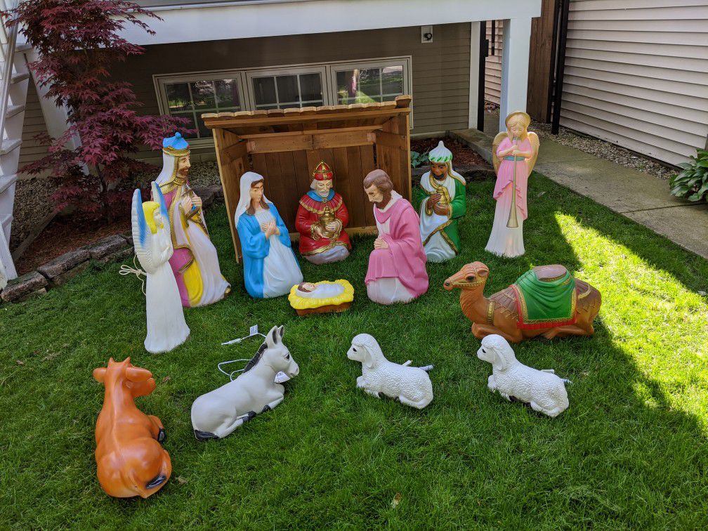 Vintage Yard Nativity Set