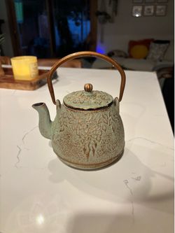 Tea kettle