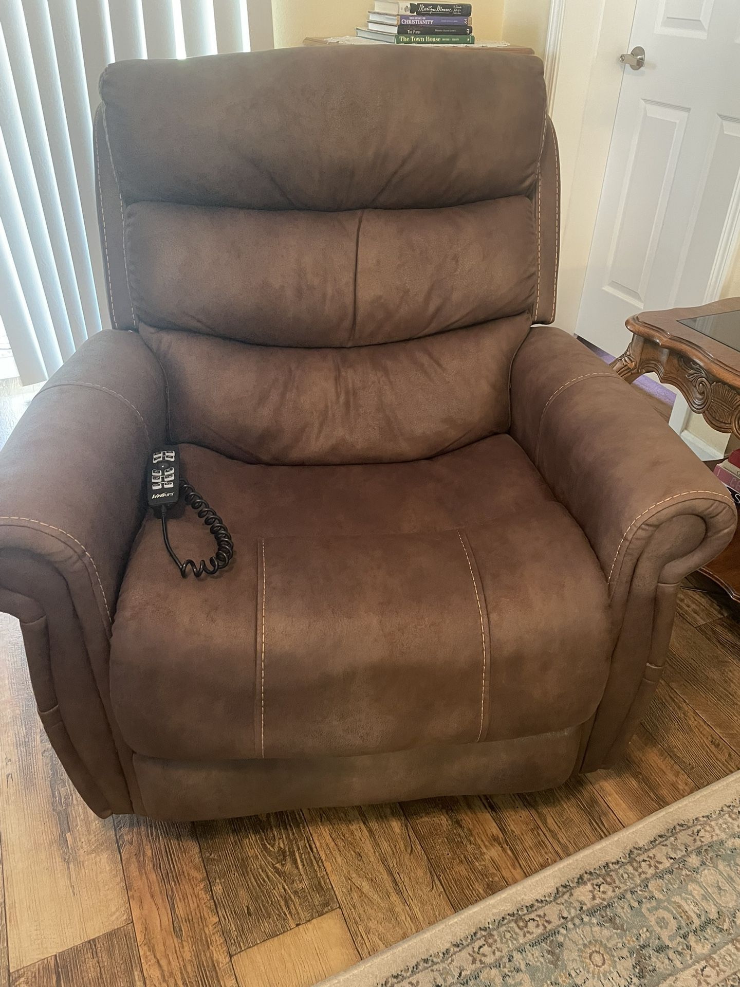 🪑 Lift Chair (Pride Mobility Vivalift Tranquil 2 Petite Wide) EXCELLENT CONDITION