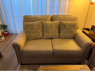 Love seat couch