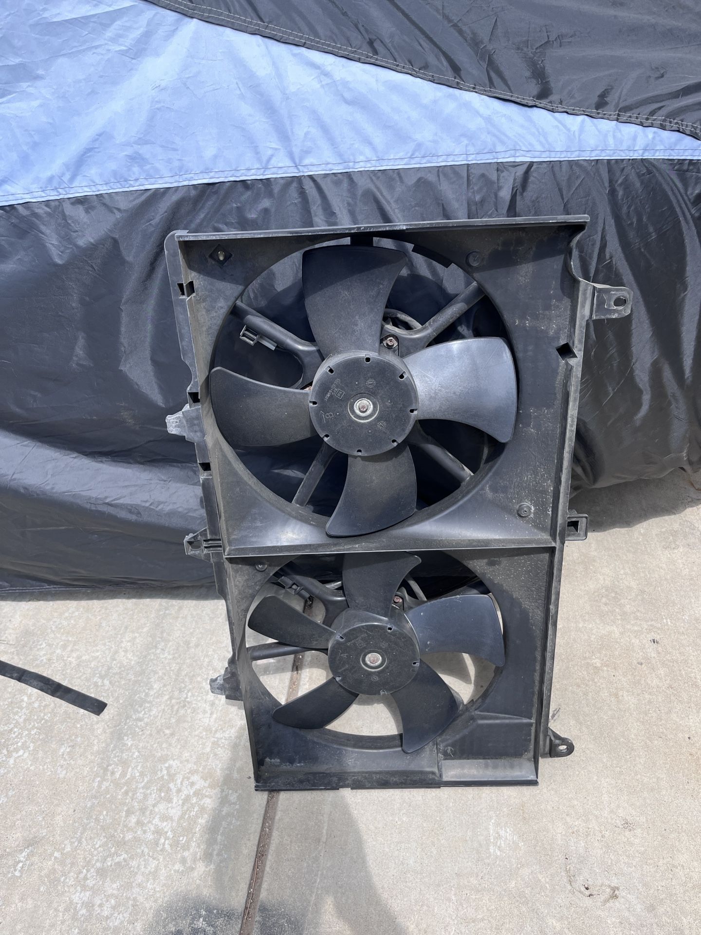 Infiniti G35 Radiator fan