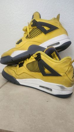 Air Jordan 4 Lightning Yellow Sneakers