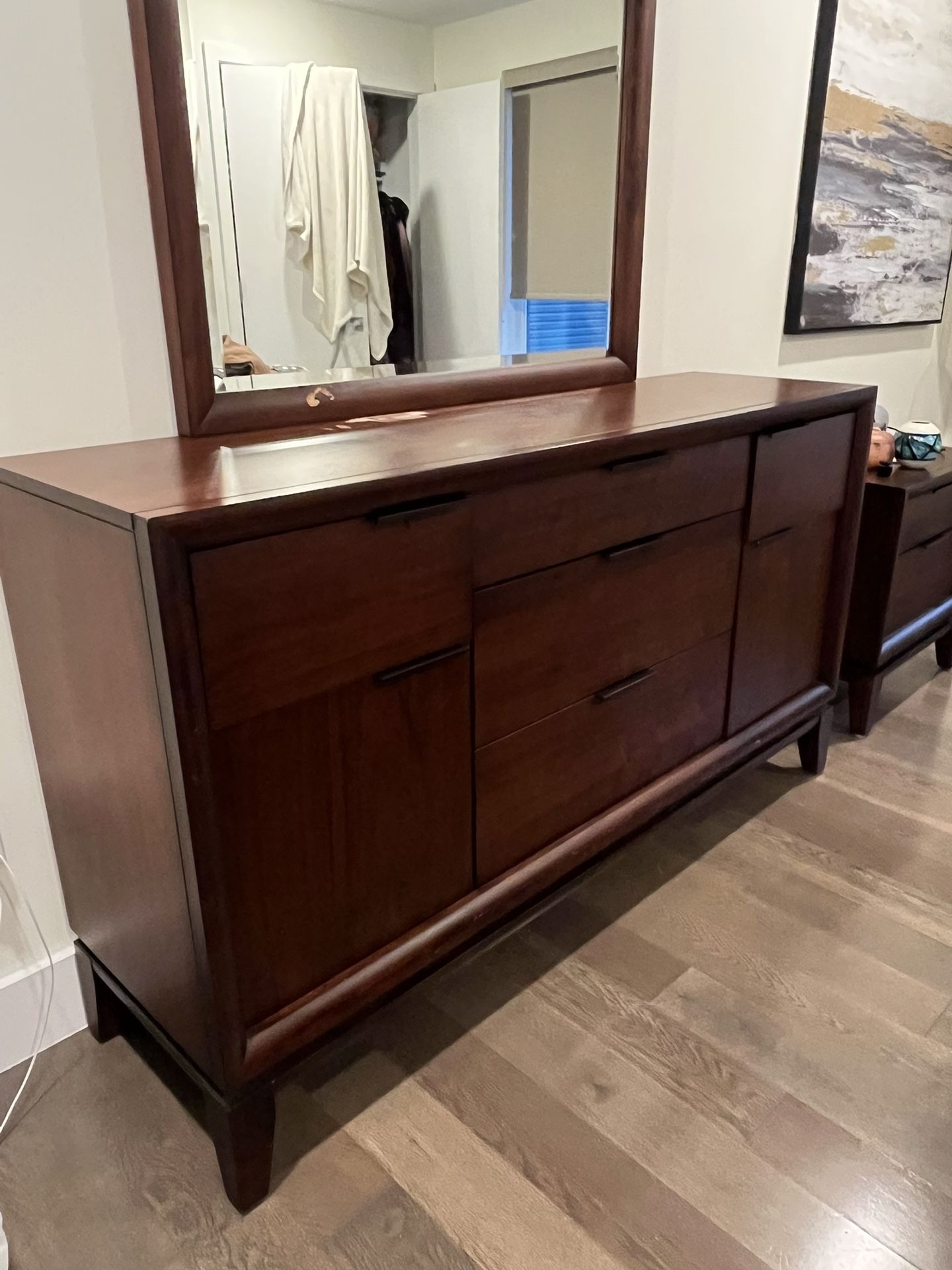 Nice 4-piece Bedroom Set