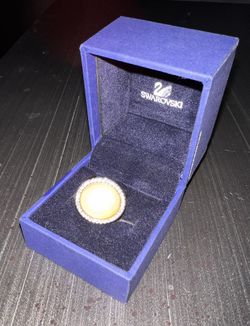 Swarovski Ring - size 7