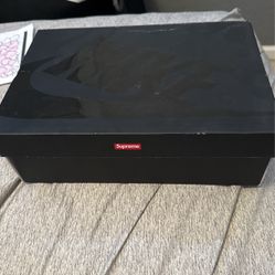 Air Force Supreme Shoe Box